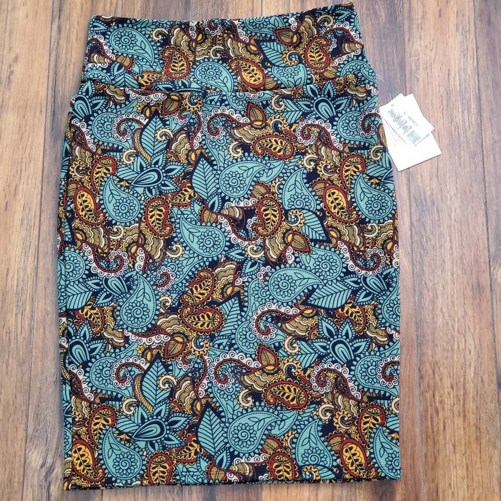 LuLaRoe Cassie skirt size S - NWT